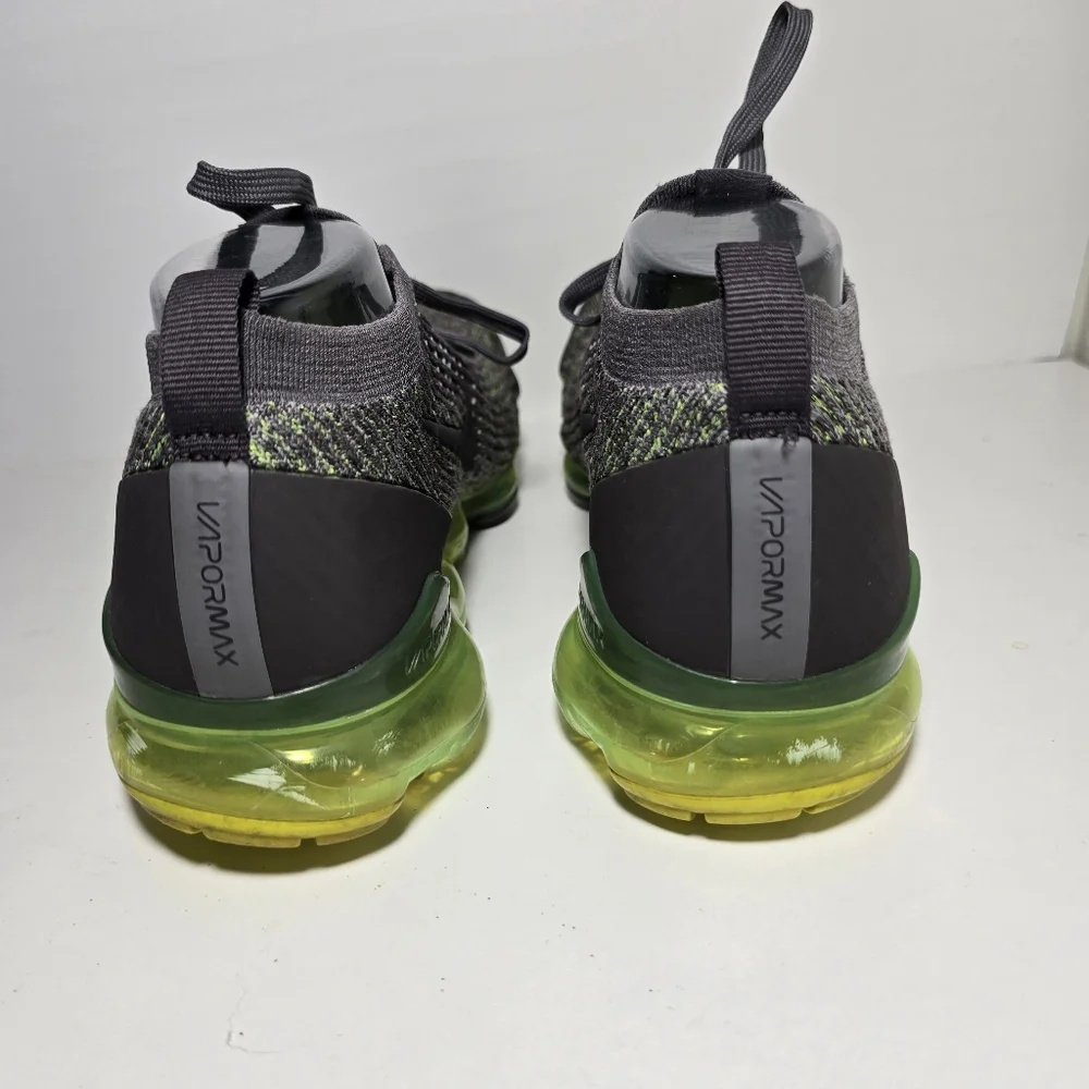 Nike VaporMax Flyknit Men's Gray and Green Running Shoes size 11 - Picture 13 of 16